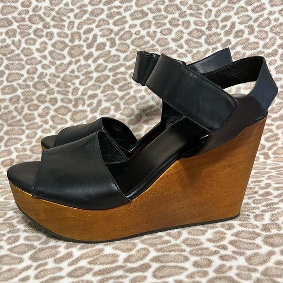 M4DE Black and Wood Wedges - Picture 7 of 9